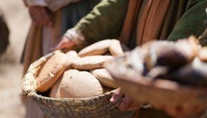 Predicas Cristianas - Uno de los doce o uno de los 5000