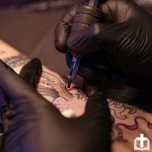 ¿Qué dice la Biblia acerca de los tatuajes?