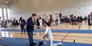 Stephanie-Turner Stephanie Turner atleta que, en un torneo de esgrima, se arrodilló en protesta al ser obligada a competir contra un hombre biológico